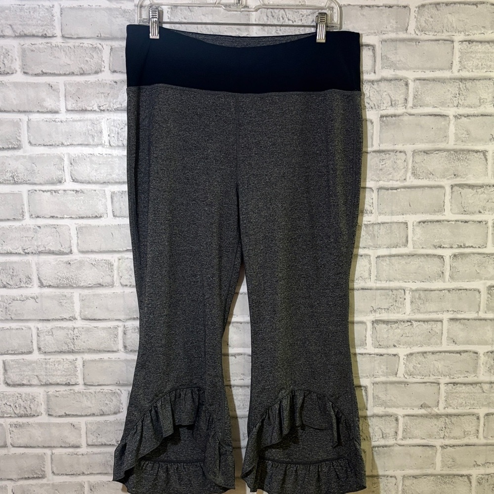 Titika active wear Charming Gray Ruffle Leggings